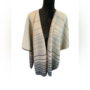 Ike Behar Womens Wrap Poncho Grey White  Reversible Cape